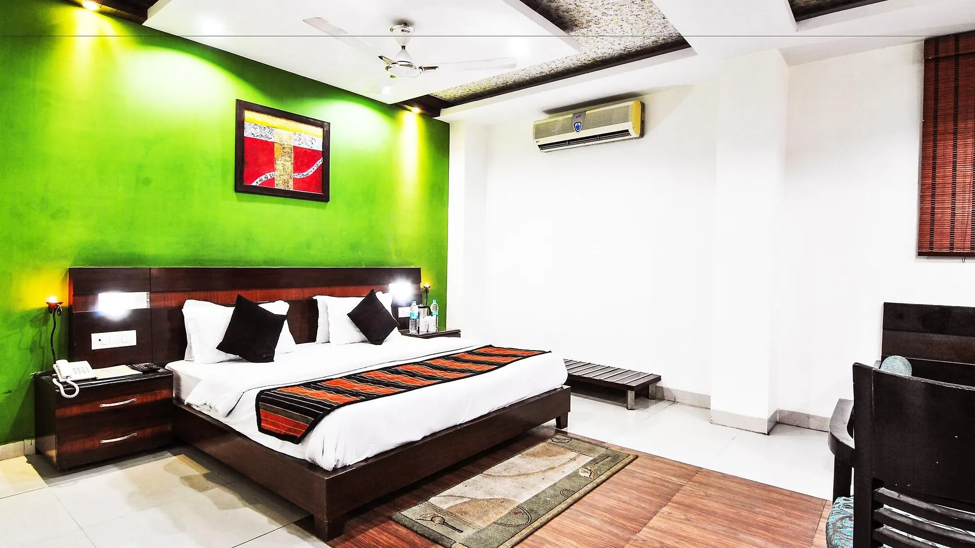 Hotel O Paharganj Near Railway Station New Delhi