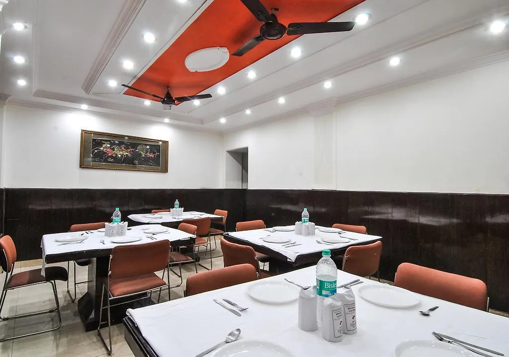 Hotel O Paharganj Near Railway Station New Delhi 3*,