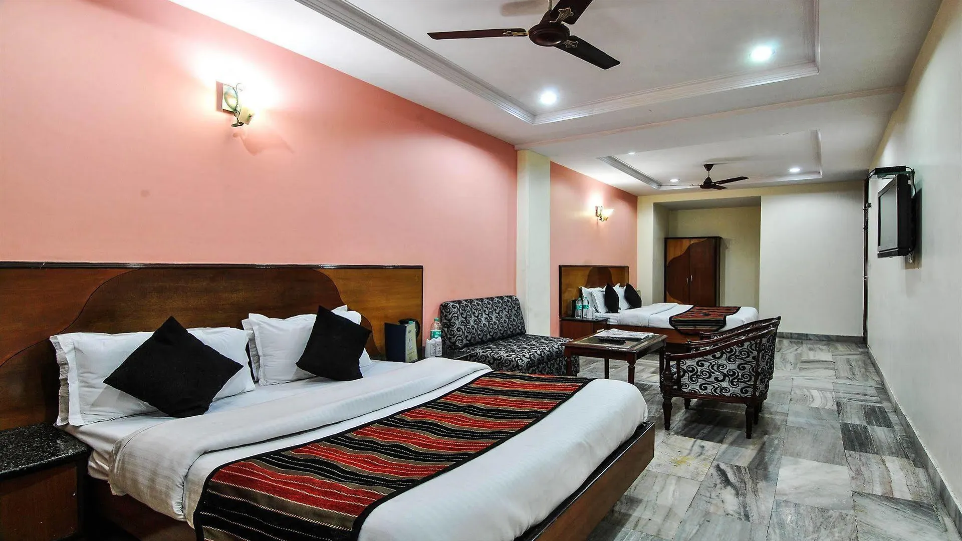 Hotel O Paharganj Near Railway Station New Delhi 3*,  India